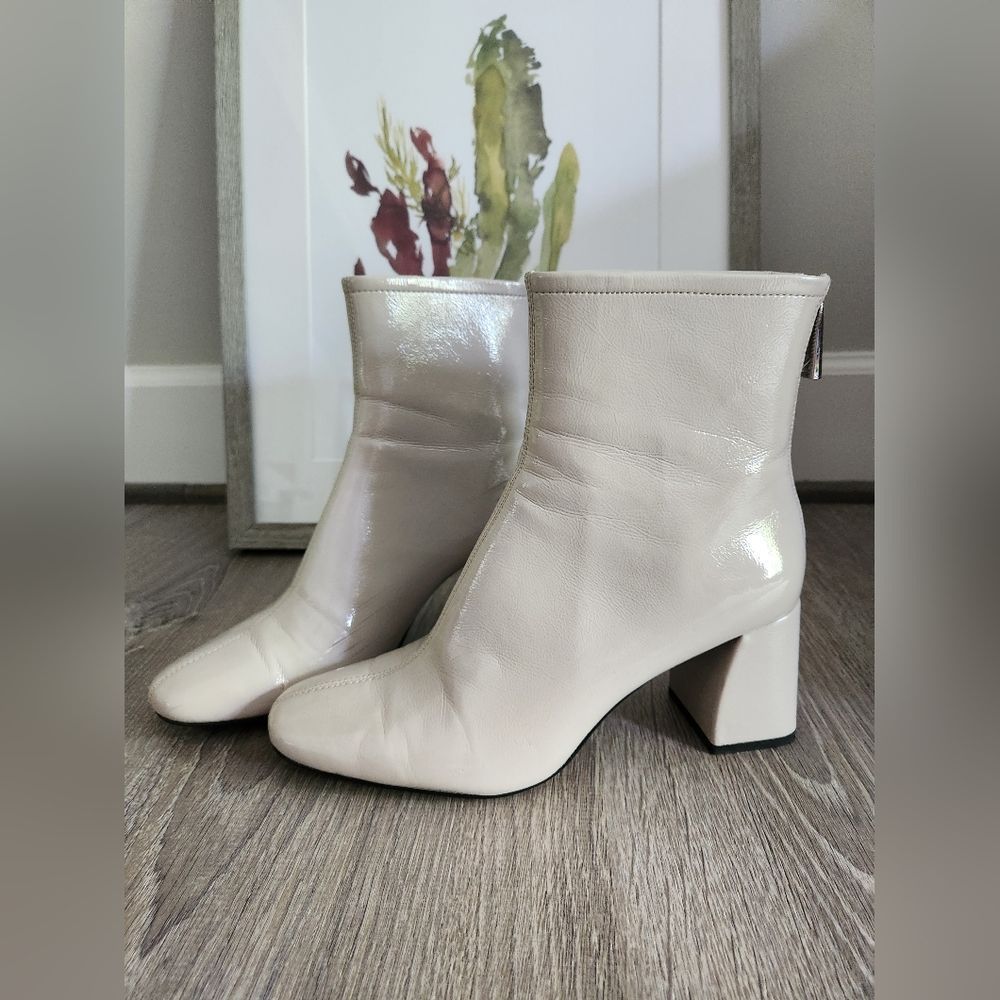 Zara Patent Faux leather Ecru Off White Booties sz 40